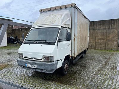 Branco Usado 1998 Nissan Trade Citadino | € 6.250