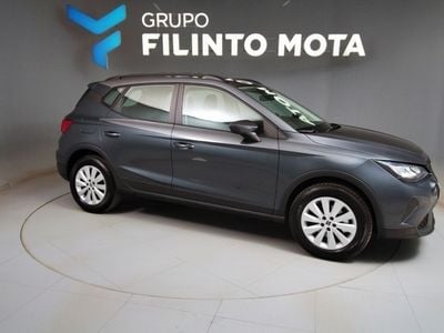 Cinzento Usado 2023 Seat Arona Style SUV | € 15.490 (Preço justo)