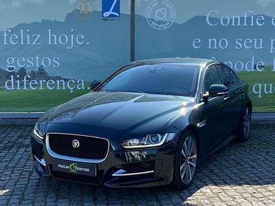 Verde Usado 2017 Jaguar XE Sedan | € 23.000