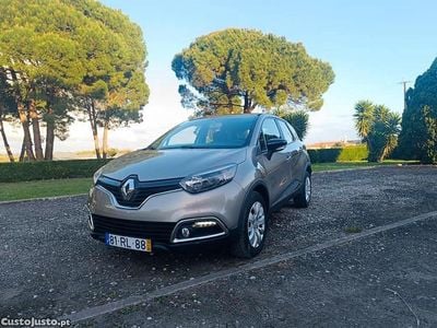 Cinza Usado 2016 Renault Captur SUV | € 13.700 (Preço justo)