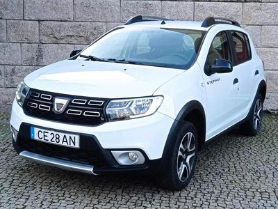 Usado Dacia Sandero Stepway 90 HP (66 kW) 2020 Branco SUV