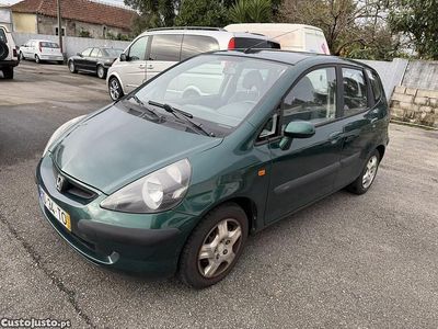 Usado Honda Jazz 65 HP (47 kW) 2002 Verde Citadino