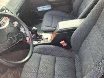 Usado 1995 Mercedes C220 Sedan | € 1.800