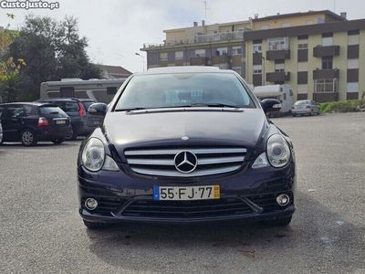 Azul Usado 2008 Mercedes R320 Monovolume | € 10.900