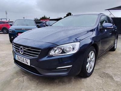 Usado Volvo V60 Momentum 163 HP (119 kW) 2013 Azul Carrinha