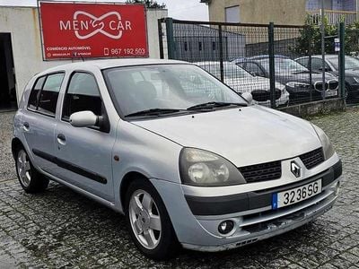 Cinzento Usado 2001 Renault Clio II Sedan | € 3.250 (Caro)