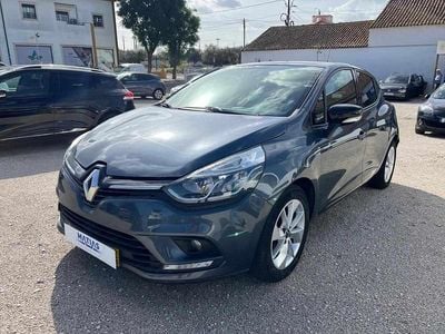 Cinzento Usado 2017 Renault Clio IV | € 11.500 (Preço justo)