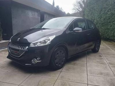 Preto Usado 2013 Peugeot 208 Active Citadino | € 8.900 (Bom preço)