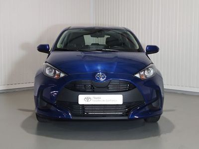 Azul (pintura metalizada) Usado 2022 Toyota Yaris Comfort | € 18.250 (Preço justo)