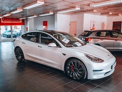 Branco Usado 2021 Tesla Model 3 Sedan | € 34.500 (Caro)