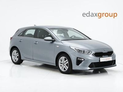 Cinza Usado 2021 Kia Ceed Urban Citadino | € 10.990 (Preço justo)