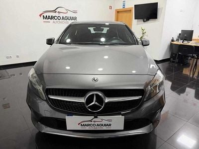 Cinzento Usado 2017 Mercedes A180 Citadino | € 20.900 (Caro)