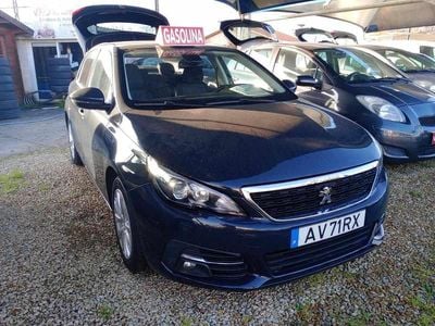 Usado Peugeot 308 131 HP (96 kW) 2018 Cinzento Citadino