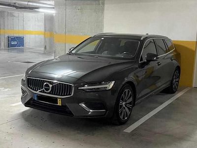 Cinzento Usado 2018 Volvo V60 Carrinha | € 19.500 (Caro)