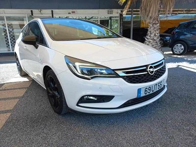 Usado Opel Astra 105 HP (77 kW) 2018 Branco Citadino