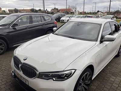 Usado BMW 330e Sport Line 292 HP (214 kW) 2019 Sedan