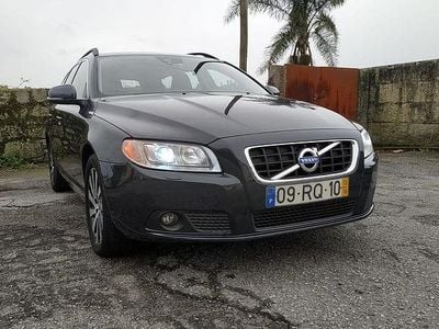 Usado Volvo V70 Momentum 163 HP (119 kW) 2012 Carrinha