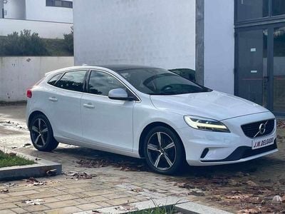 Branco Usado 2018 Volvo V40 R-Design Citadino | € 15.800 (Preço justo)