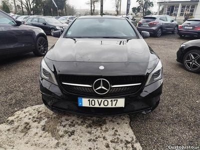 Usado Mercedes CLA220 Shooting Brake AMG line 177 HP (130 kW) 2015 Preto Carrinha