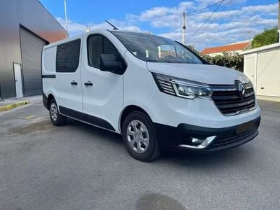Branco Usado 2023 Renault Trafic Monovolume | € 33.900 (Caro)