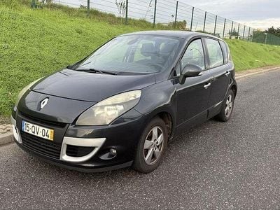 Usado 2010 Renault Scénic III Sedan | € 3.600 (Super Preço)