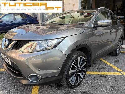 Usado Nissan Qashqai Tekna 115 HP (84 kW) 2015 Preto SUV