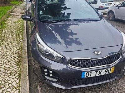 Usado Kia Ceed 136 HP (100 kW) 2017 Preto Citadino