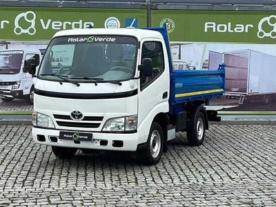 Usado Toyota Dyna 144 HP (105 kW) 2013 Branco Pickup