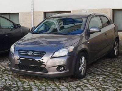 Usado 2008 Kia Ceed Citadino | € 1.100