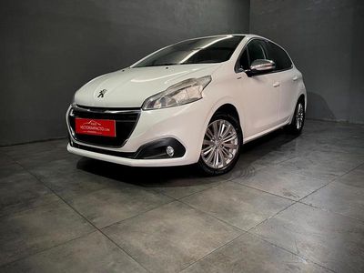Branco Usado 2018 Peugeot 208 Citadino | € 8.996 (Preço justo)