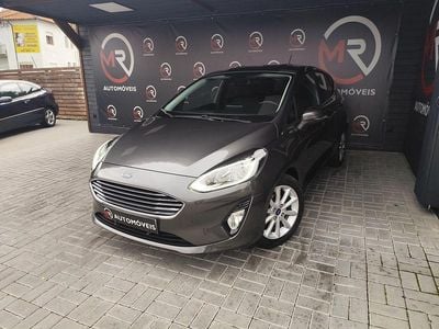 Usado Ford Fiesta Titanium 100 HP (73 kW) 2018 Cinza Citadino