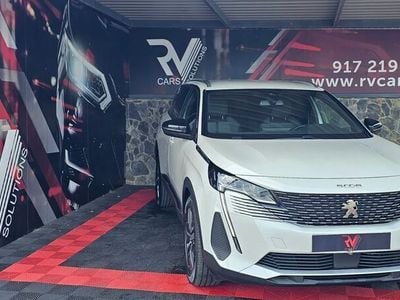 Branco Usado 2024 Peugeot 5008 Allure Monovolume | € 30.450