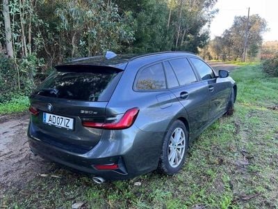 Cinzento Usado 2020 BMW 330e Carrinha | € 25.000
