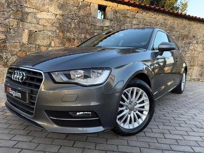 Usado Audi A3 105 HP (77 kW) 2012 Cinzento Citadino