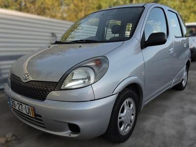 Usado Toyota Yaris 75 HP (55 kW) 2002 Cinzento Carrinha