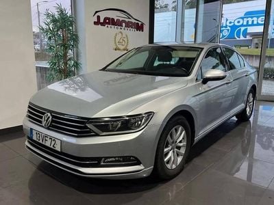 Usado VW Passat 150 HP (110 kW) 2018 Cinza prata Sedan