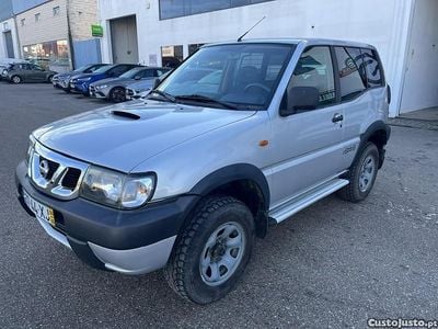 Cinza Usado 2004 Nissan Terrano SUV | € 9.250 (Preço justo)