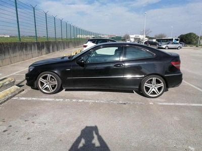 Preto Usado 2009 Mercedes 220 Coupé | € 10.900 (Preço justo)