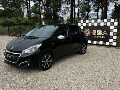 Preto Usado 2017 Peugeot 208 Style Citadino | € 9.999 (Preço justo)