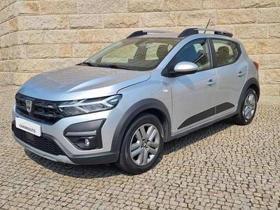 Usado Dacia Sandero Stepway 100 HP (73 kW) 2021 Cinza prata Citadino