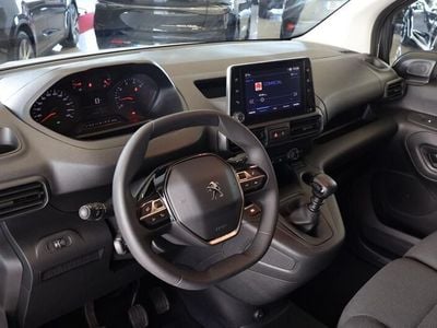 Usado Peugeot Partner 100 HP (73 kW) 2024 Branco Monovolume