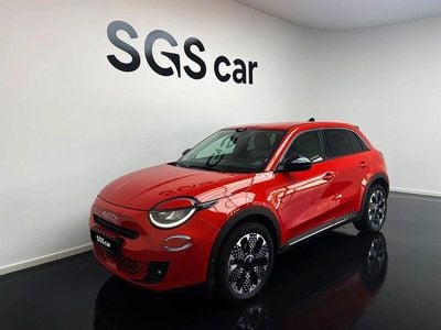 Vermelho Usado 2023 Fiat 600 La Prima SUV | € 31.300 (Preço elevado)