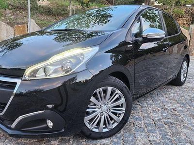 Usado 2018 Peugeot 208 Style Citadino | € 7.150 (Bom preço)