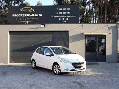Usado Peugeot 208 82 HP (60 kW) 2013 Branco Citadino
