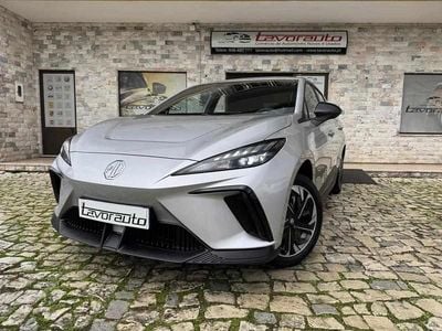 Usado MG MG4 EV 125 kW (170 HP) 2023 Cinza Citadino