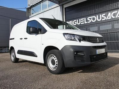 Branco Usado 2022 Citroën Berlingo Monovolume | € 14.000 (Bom preço)