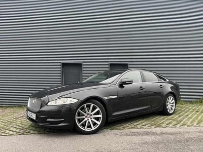 Usado Jaguar XJ 275 HP (202 kW) 2014 Preto Sedan