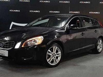 Preto Usado 2014 Volvo V60 Carrinha | € 8.499 (Bom preço)
