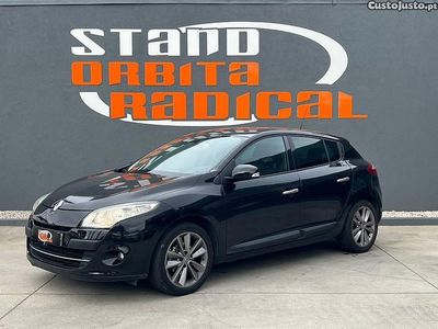 Preto Usado 2011 Renault Mégane III Dynamique Citadino | € 7.450 (Caro)