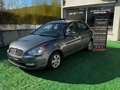 Cinza Usado 2008 Hyundai Accent Style Sedan | € 4.900